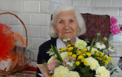 Zdjęcie do 105-te urodziny Pani Stanisławy Zalewskiej z Rowisk.